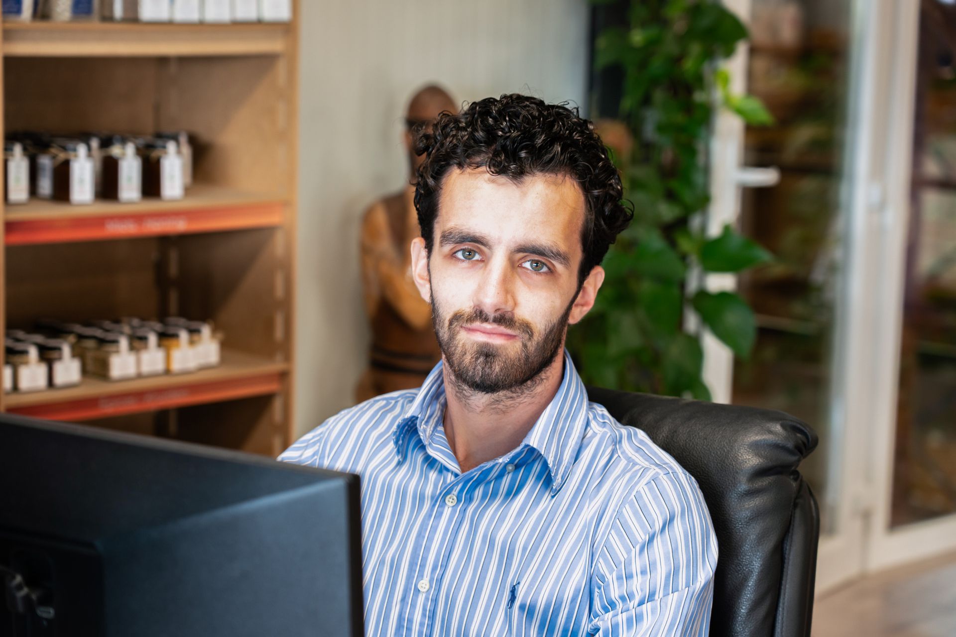 alessandro, responsable administratif et financier