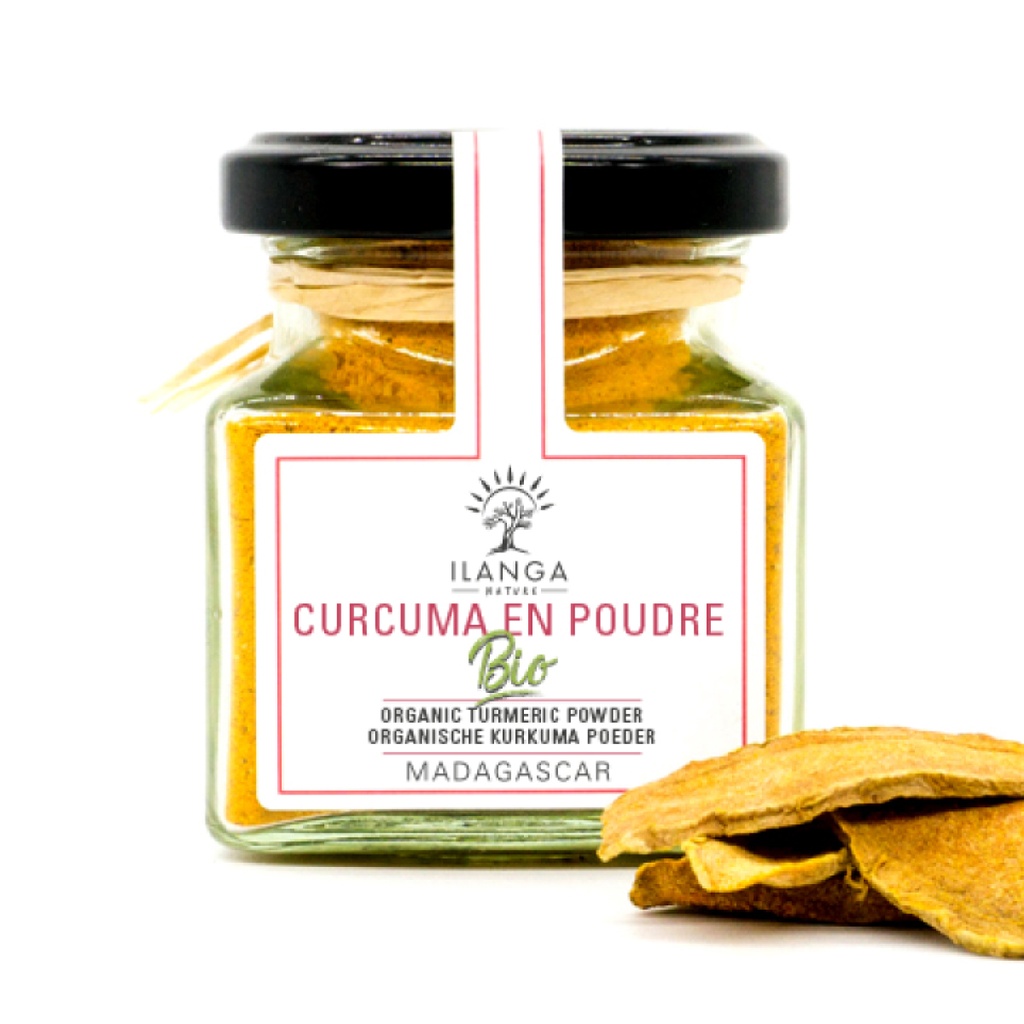 le curcuma en poudre dans l'assortiment de 4 épices en poudre BIO